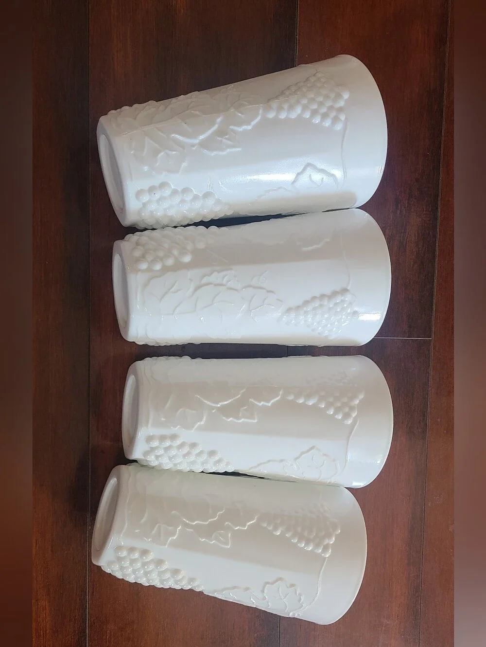 Indiana colony harvest grape milk glass, Vintage Set of 4